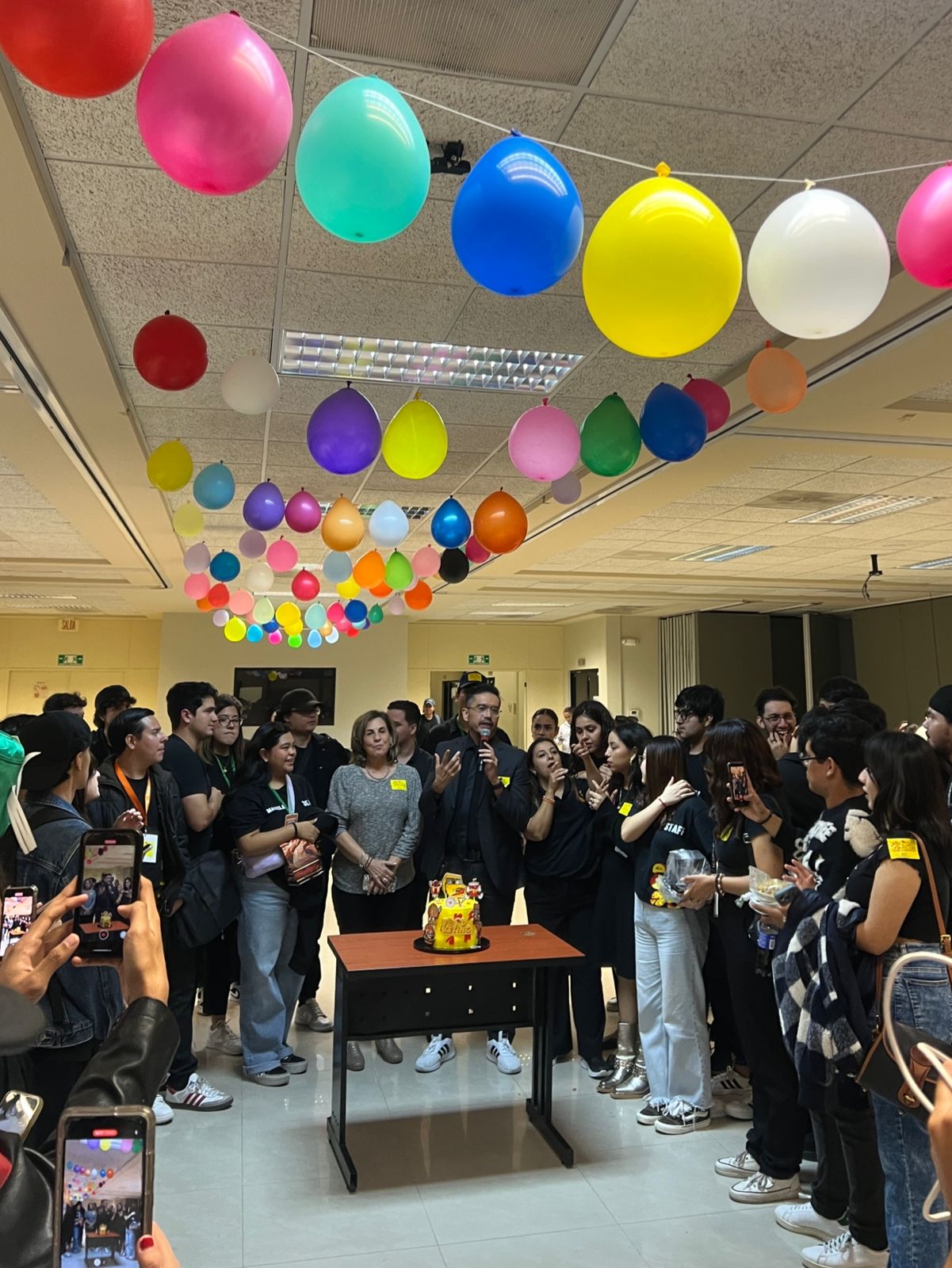 Ambiente festivo del evento